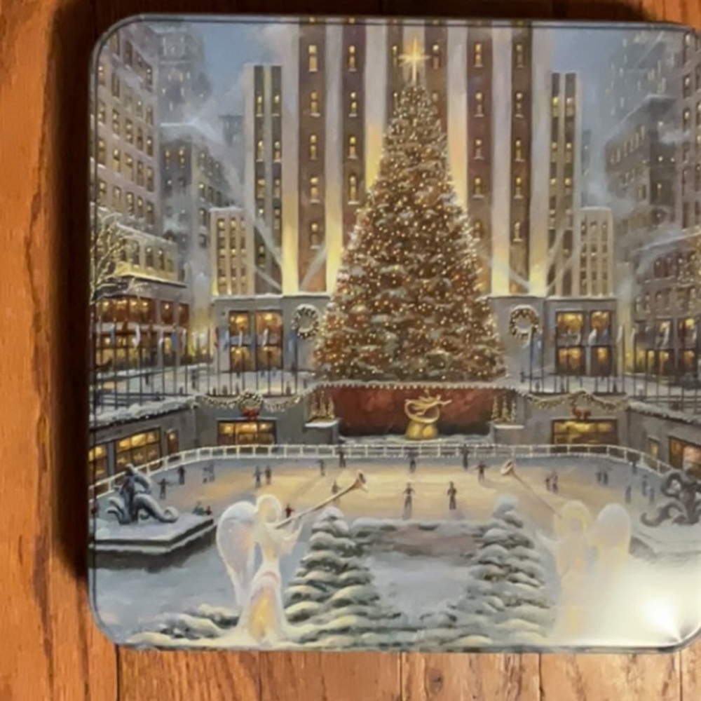 Rockefeller Center Scene 300 piece puzzle in wrapper